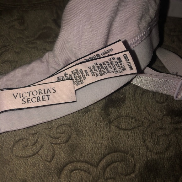 Victoria’s Secret TShirt Polka Dot Lined D… - Picture 3 of 4